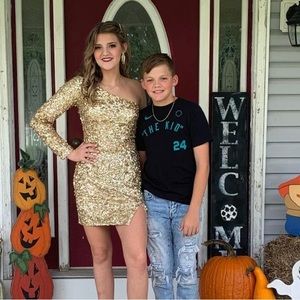 Meet your Posher, Gale